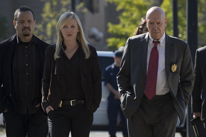 Law & Order: Special Victims Unit - Military Justice - Van film - Ice-T, Kelli Giddish, Dann Florek