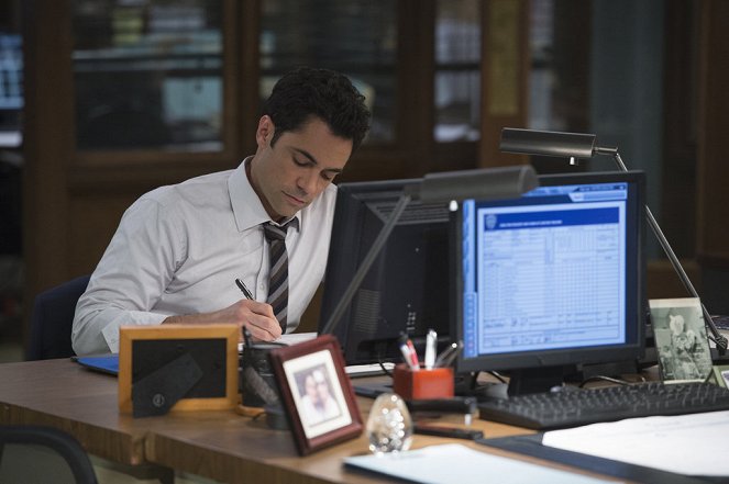 Law & Order: Special Victims Unit - Rapist Anonymous - Photos - Danny Pino