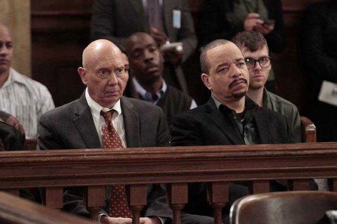 Law & Order: Special Victims Unit - Season 15 - Rapist Anonymous - Photos - Dann Florek, Ice-T