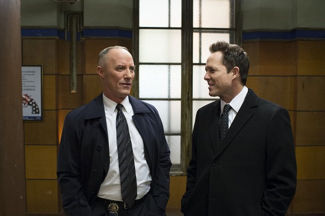 Law & Order: Special Victims Unit - Amaro's One-Eighty - Photos - Robert John Burke, Dean Winters