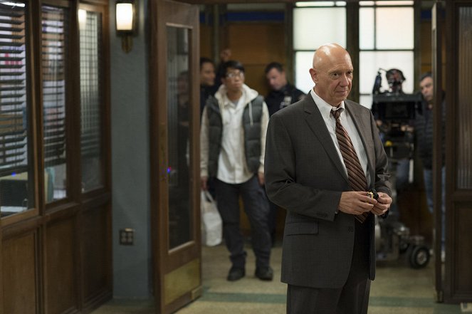 Law & Order: Special Victims Unit - Amaro's One-Eighty - Making of - Dann Florek