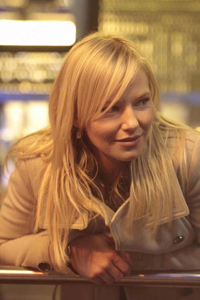Law & Order: Special Victims Unit - Jersey Breakdown - Photos - Kelli Giddish