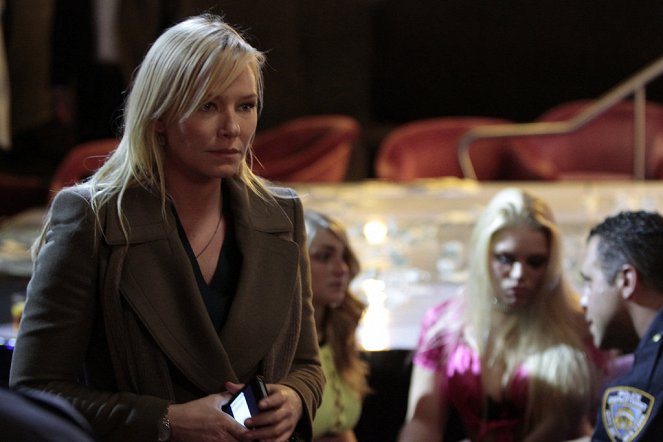 Law & Order: Special Victims Unit - Jersey Breakdown - Photos - Kelli Giddish