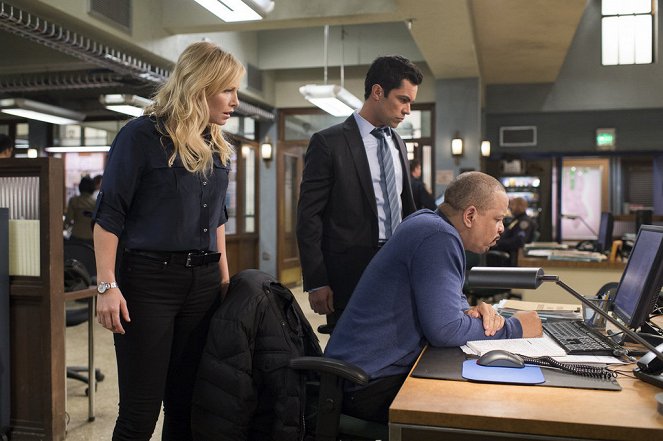 Law & Order: Special Victims Unit - Gambler's Fallacy - Photos - Kelli Giddish, Danny Pino, Ice-T
