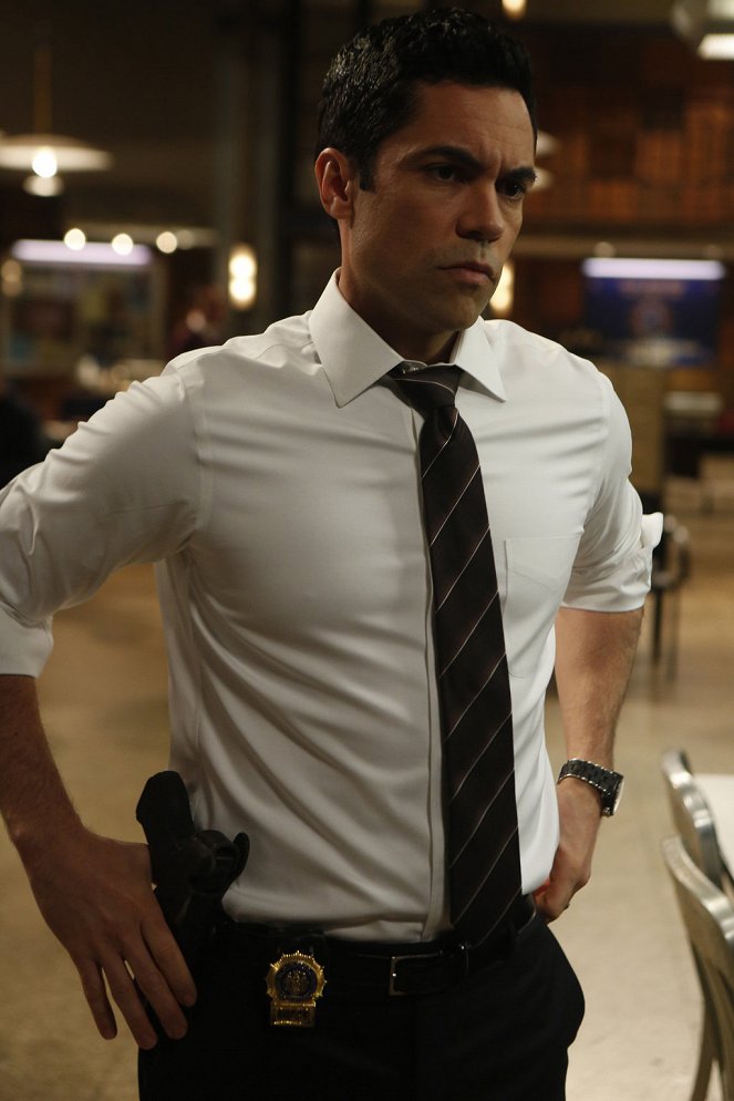 Law & Order: Special Victims Unit - Criminal Stories - Photos - Danny Pino