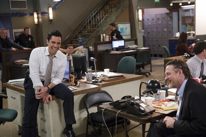 Law & Order: Special Victims Unit - Beast's Obsession - Photos - Danny Pino, Donal Logue