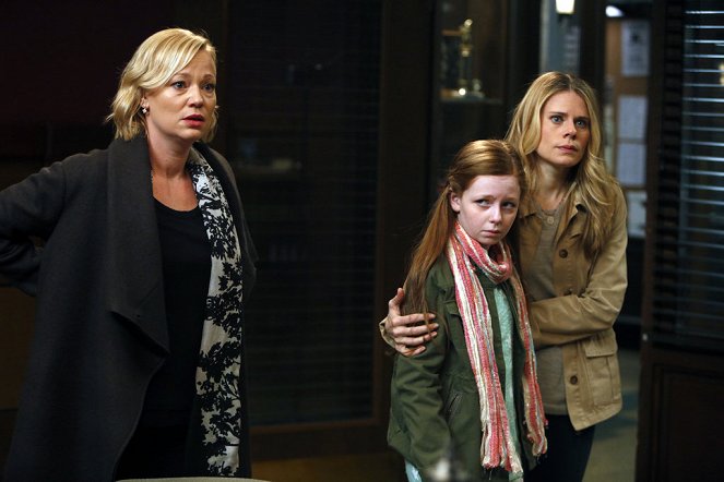Law & Order: Special Victims Unit - Rosenkrieg - Filmfotos - Samantha Mathis, Clare Foley