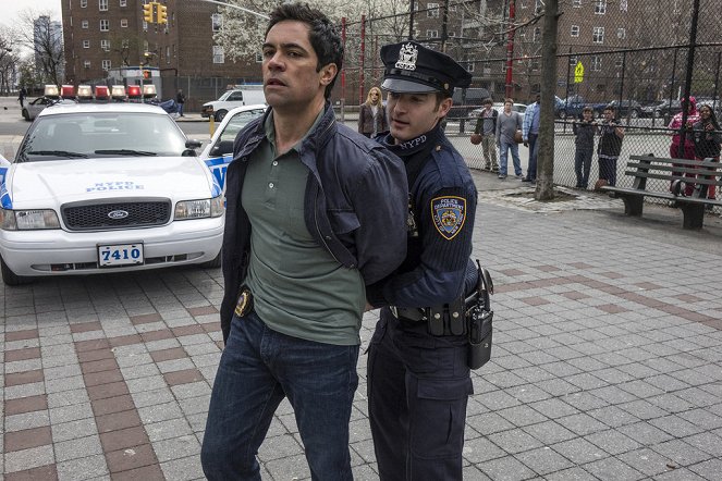 Law & Order: Special Victims Unit - Thought Criminal - Van film - Danny Pino