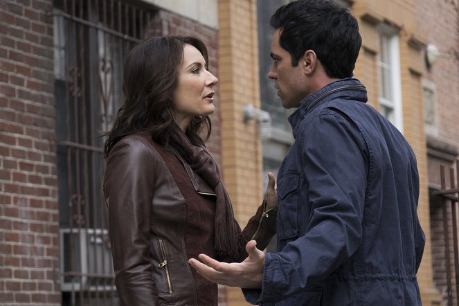 Law & Order: Special Victims Unit - Thought Criminal - Photos - Laura Benanti, Danny Pino