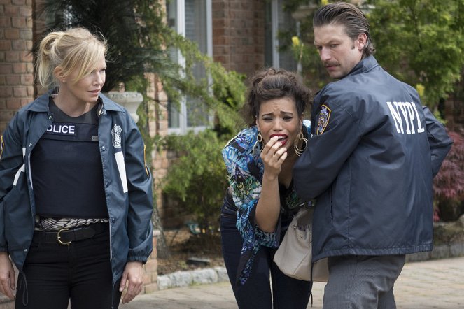 Law & Order: Special Victims Unit - Season 16 - Girls Disappeared - Photos - Kelli Giddish, Ciara Renée, Peter Scanavino