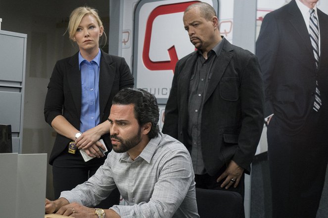 Law & Order: Special Victims Unit - Girls Disappeared - Photos - Kelli Giddish, Manny Perez, Ice-T