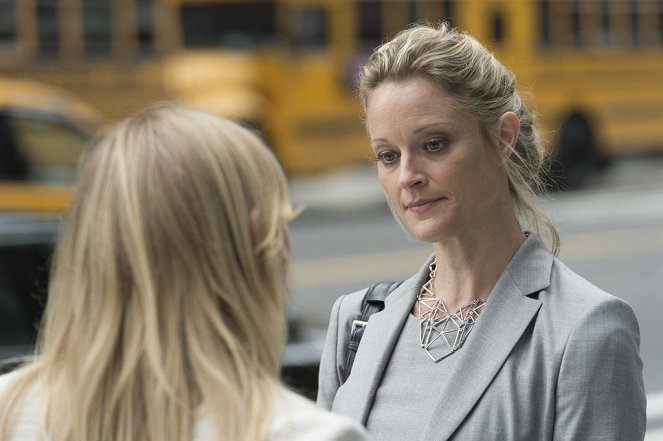 Ley y Orden: Unidad de Víctimas Especiales - American Disgrace - De la película - Teri Polo