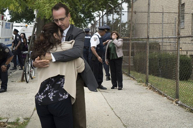 Law & Order: Special Victims Unit - Season 16 - Holden's Manifesto - Photos