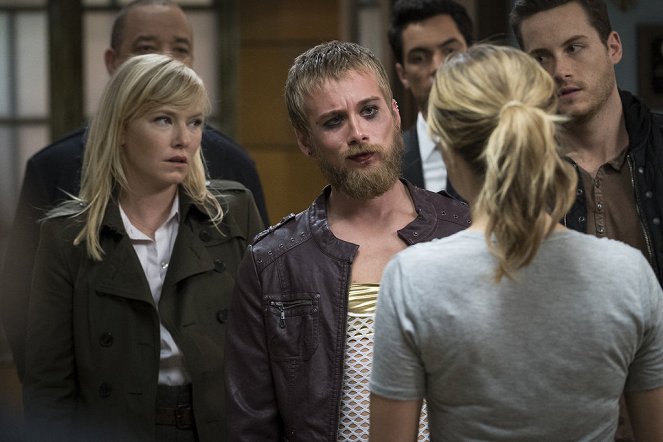 Law & Order: Special Victims Unit - Chicago Crossover - Photos - Kelli Giddish, Lou Taylor Pucci