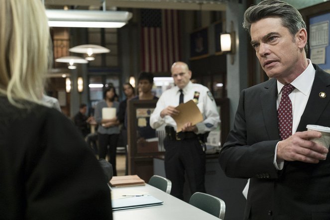 Law & Order: Special Victims Unit - Pattern Seventeen - Photos - Peter Gallagher