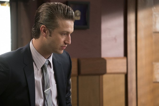 Law & Order: Special Victims Unit - Pattern Seventeen - Photos - Peter Scanavino