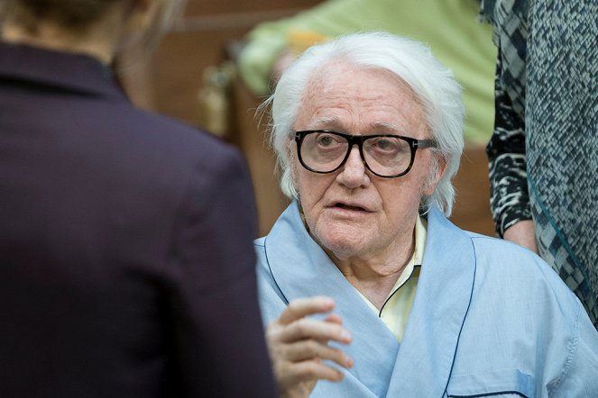 Law & Order: Special Victims Unit - Season 16 - December Solstice - Photos - Robert Vaughn