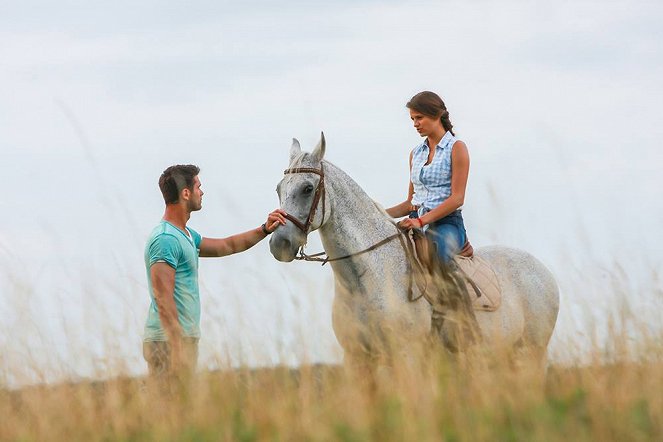 Divocí koně - Z filmu - Ján Dobrík, Monika Šagátová