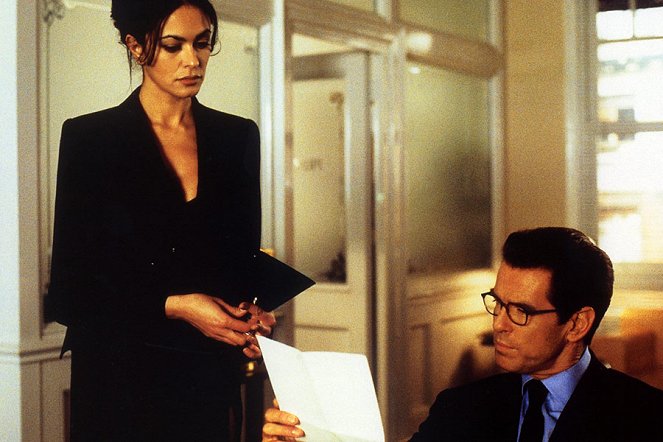 James Bond: Jeden svet nestačí - Z filmu - Maria Grazia Cucinotta, Pierce Brosnan