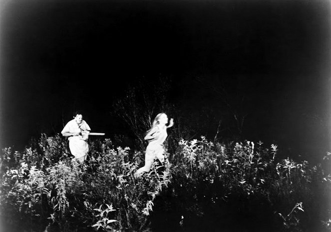 A texasi láncfűrészes mészárlás - Forgatási fotók - Gunnar Hansen, Marilyn Burns
