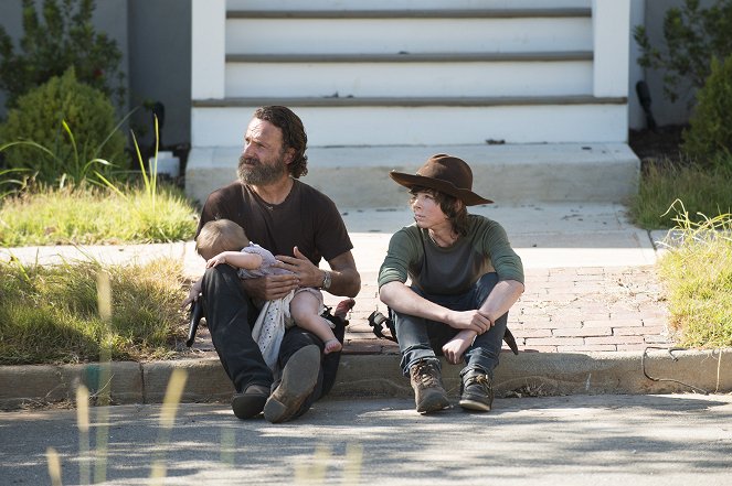 The Walking Dead - Új remény - Filmfotók - Andrew Lincoln, Chandler Riggs