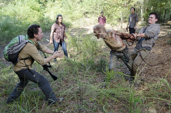 The Walking Dead - Új remény - Filmfotók - Michael Traynor, Alanna Masterson, Daniel Bonjour