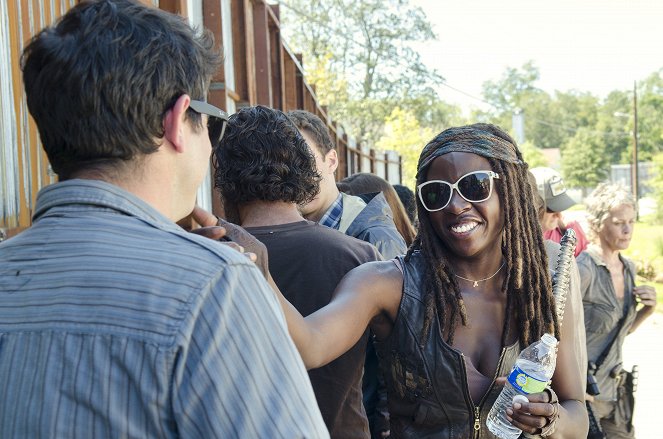 Los muertos - Recuerda - Del rodaje - Danai Gurira