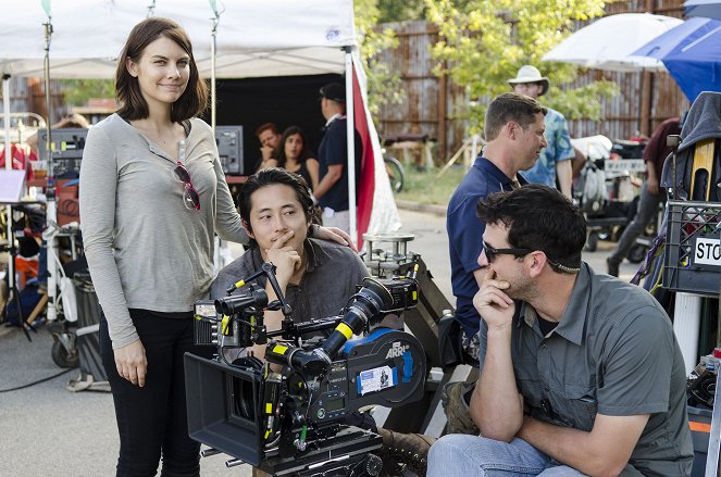 Żywe trupy - Pamiętaj - Z realizacji - Lauren Cohan, Steven Yeun