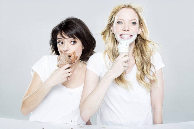 Garfunkel and Oates - Promokuvat - Kate Micucci, Riki Lindhome