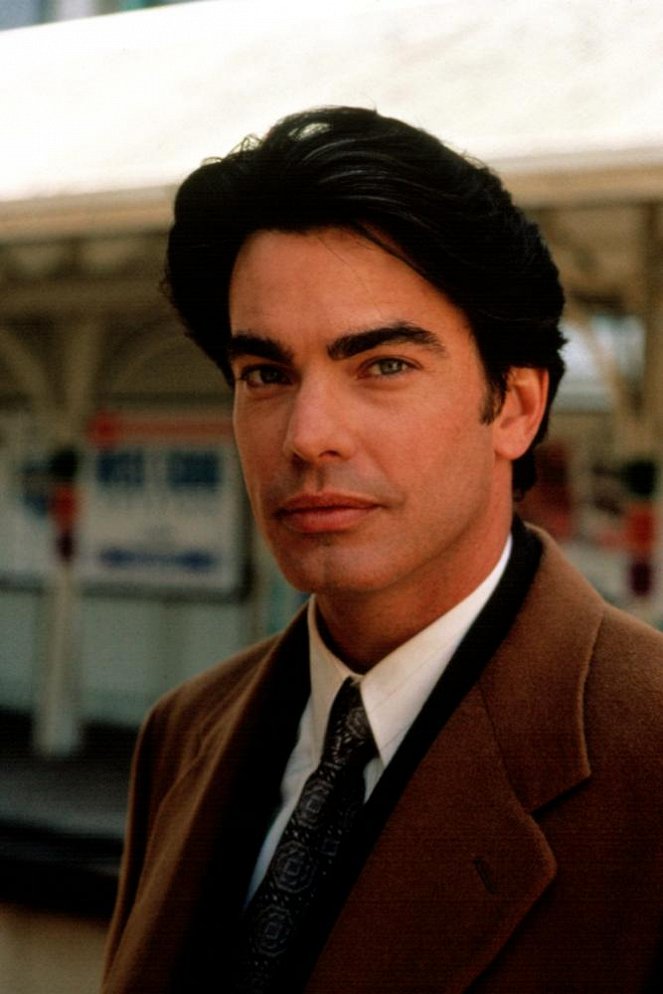 While You Were Sleeping - Photos - Peter Gallagher