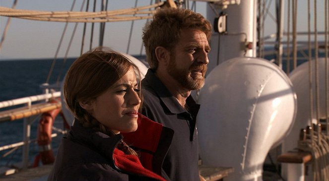 Na lodi - Přízrak piráta - Z filmu - Irene Montalà, Juanjo Artero