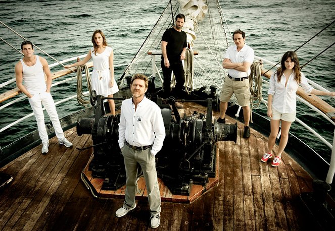 El barco - Werbefoto - Mario Casas, Irene Montalà, Juanjo Artero, Juan Pablo Shuk, Luís Callejo, Blanca Suárez