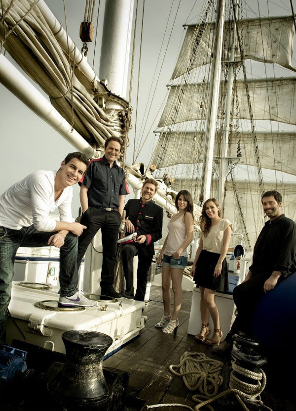El barco - Werbefoto - Mario Casas, Luís Callejo, Juanjo Artero, Blanca Suárez, Irene Montalà, Juan Pablo Shuk