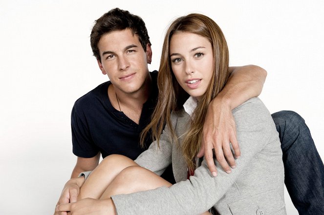 Mario Casas, Belén Rueda