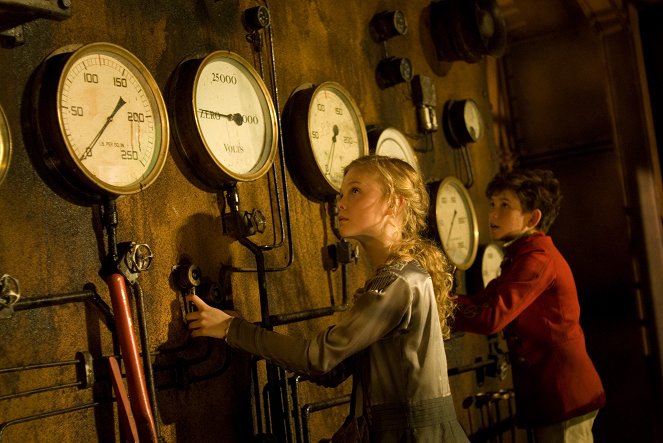 The Nutcracker: The Untold Story - Photos - Elle Fanning, Charlie Rowe