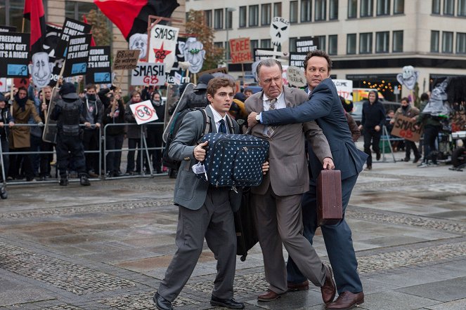 Unfinished Business - Photos - Dave Franco, Tom Wilkinson, Vince Vaughn