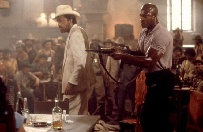 Powers Boothe, Tommy 'Tiny' Lister