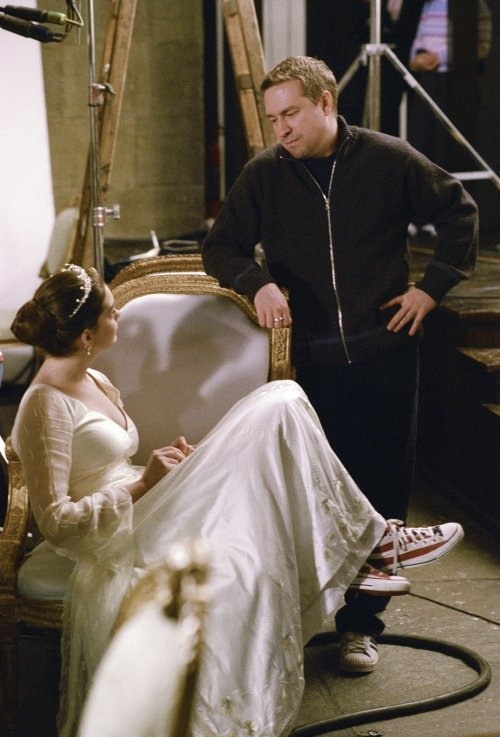 Ella – Verflixt & zauberhaft - Dreharbeiten - Anne Hathaway, Tommy O'Haver