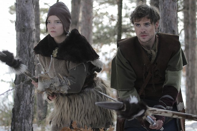 Cesta Vikingů - Z filmu - Anya Taylor-Joy, Nate Fallows