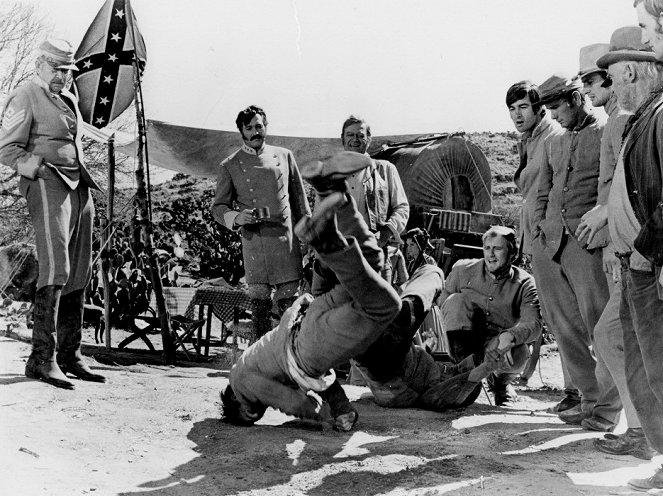 Les Géants de l'Ouest - Film - Bruce Cabot, Rock Hudson, John Wayne