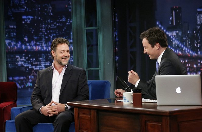 Late Night with Jimmy Fallon - Van film - Russell Crowe, Jimmy Fallon