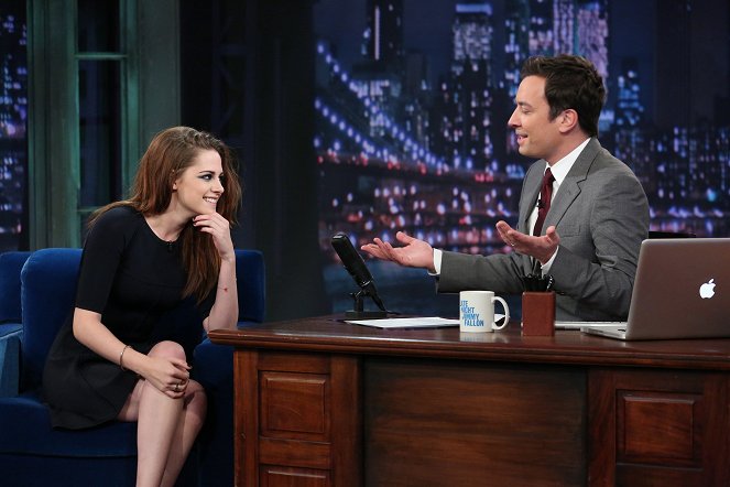 Late Night with Jimmy Fallon - Filmfotos - Kristen Stewart, Jimmy Fallon