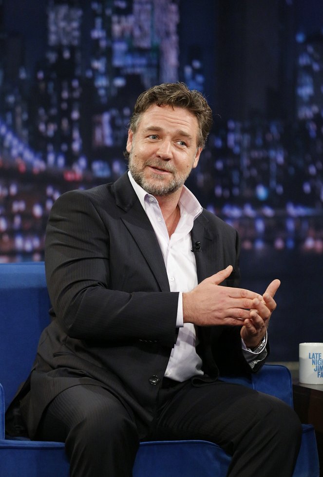 Late Night with Jimmy Fallon - Photos - Russell Crowe