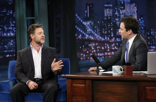 Late Night with Jimmy Fallon - Van film - Russell Crowe, Jimmy Fallon