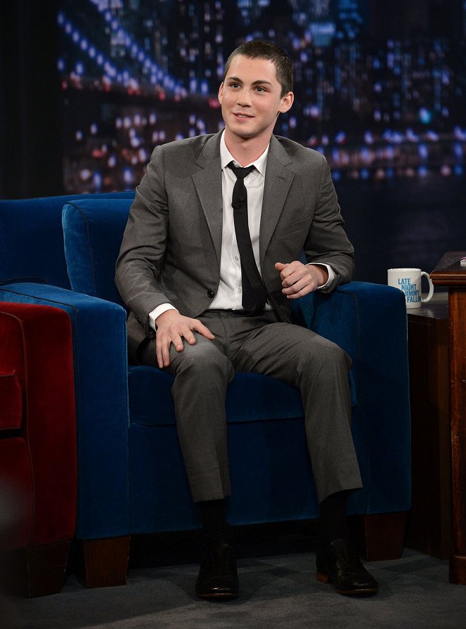 Late Night with Jimmy Fallon - Filmfotók - Logan Lerman