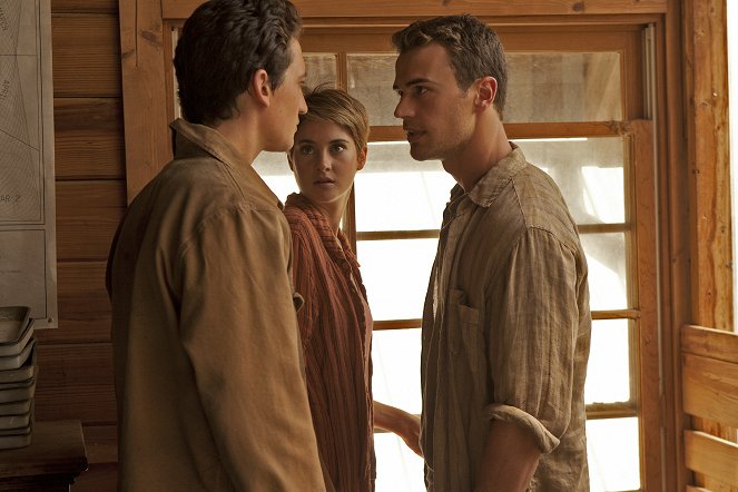 Die Bestimmung - Insurgent - Filmfotos - Miles Teller, Shailene Woodley, Theo James