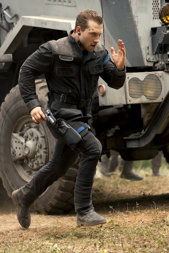 The Divergent Series: Insurgent - Photos - Jai Courtney