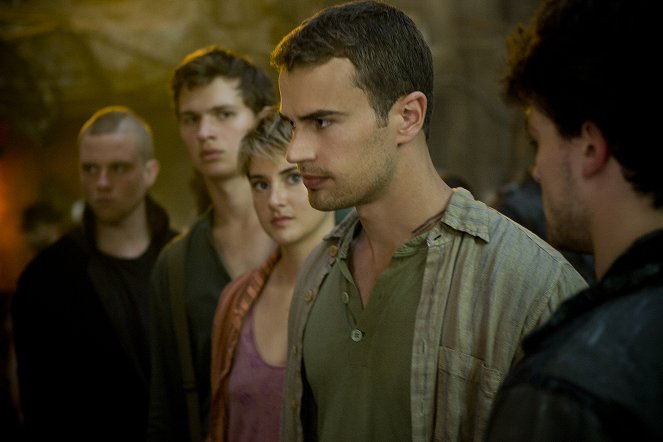 The Divergent Series: Insurgent - Photos - Jonny Weston, Ansel Elgort, Shailene Woodley, Theo James
