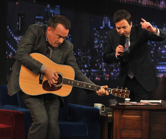 Late Night with Jimmy Fallon - Photos - Tom Hanks, Jimmy Fallon