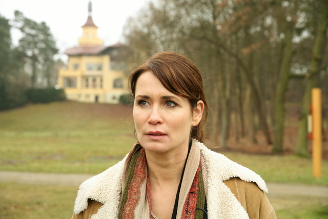 Einmal Leben bitte - De la película - Anja Kling